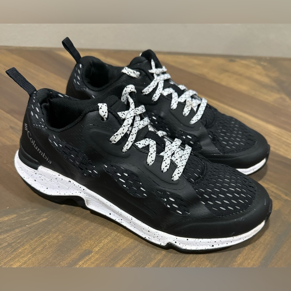 Columbia Women's Vitesse Sneakers Hiking Black and Pure Silver Size 7.5